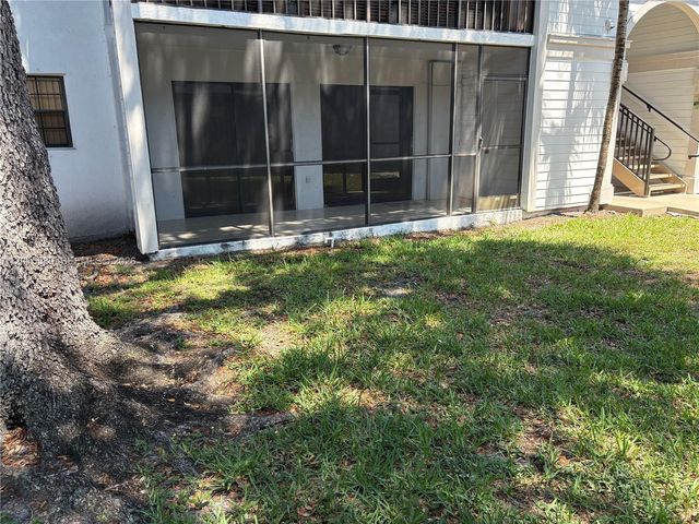 18875 NW 62nd Ave 105, Hialeah, FL 33015