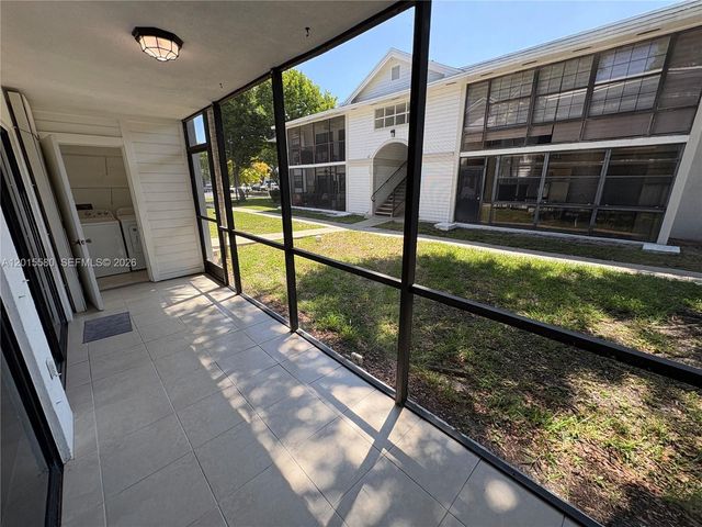 18875 NW 62nd Ave 105, Hialeah, FL 33015