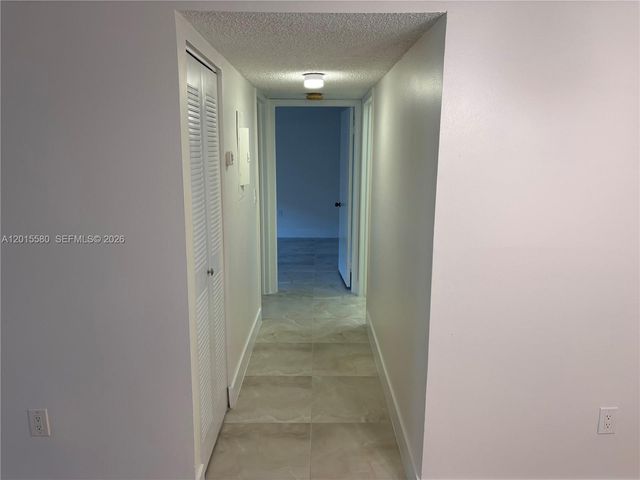 18875 NW 62nd Ave 105, Hialeah, FL 33015