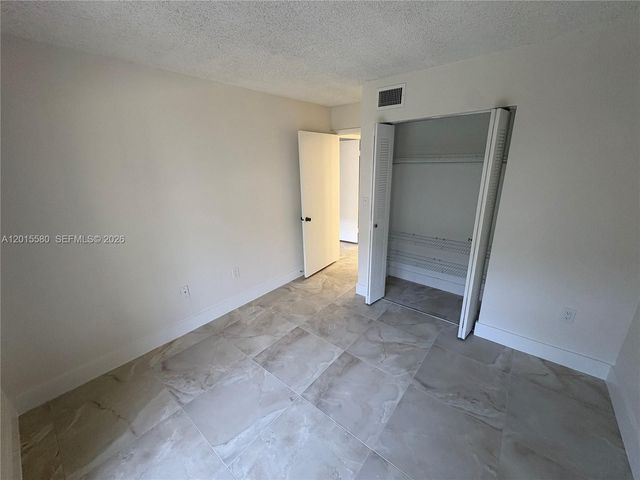 18875 NW 62nd Ave 105, Hialeah, FL 33015