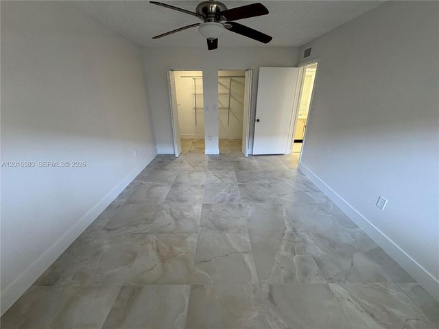 18875 NW 62nd Ave 105, Hialeah, FL 33015