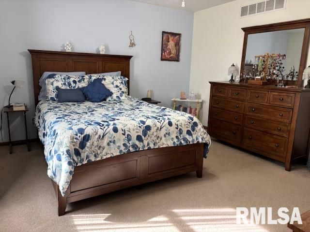 710 W DEAN Street, Virden, IL 62690