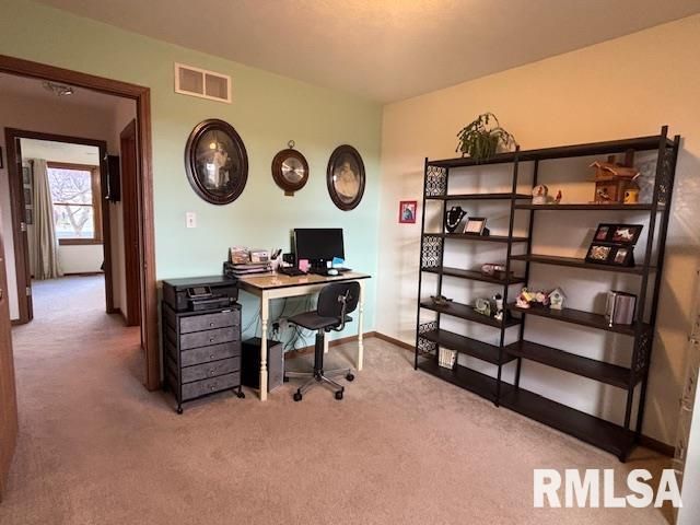 710 W DEAN Street, Virden, IL 62690