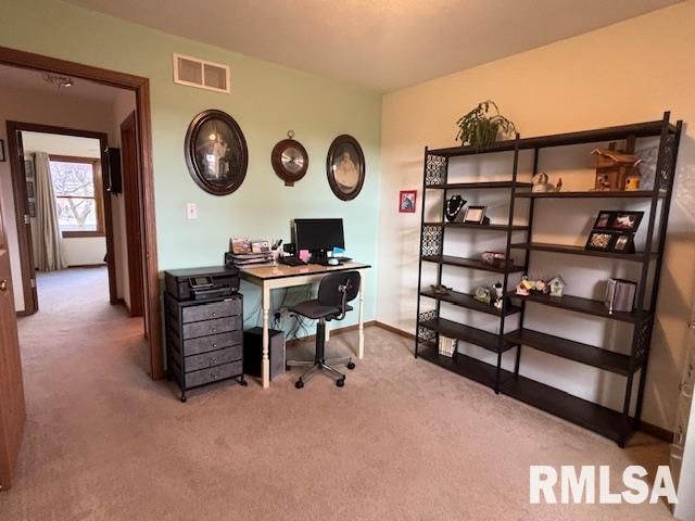 710 W DEAN Street, Virden, IL 62690