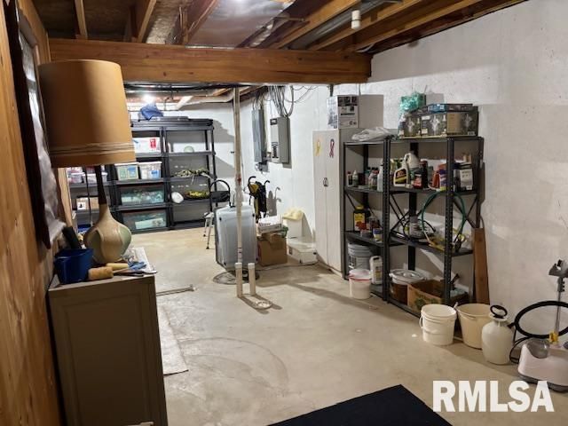 710 W DEAN Street, Virden, IL 62690