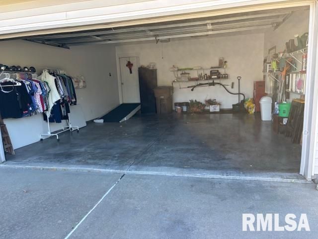 710 W DEAN Street, Virden, IL 62690