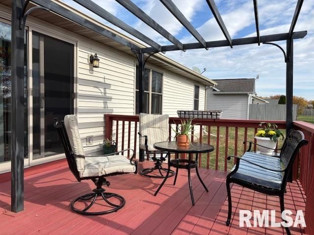 710 W DEAN Street, Virden, IL 62690