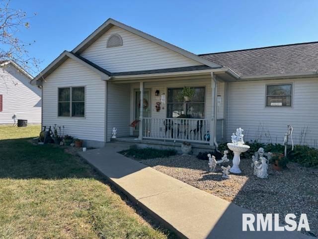 710 W DEAN Street, Virden, IL 62690