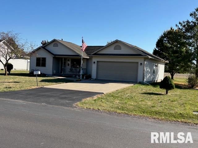 710 W DEAN Street, Virden, IL 62690