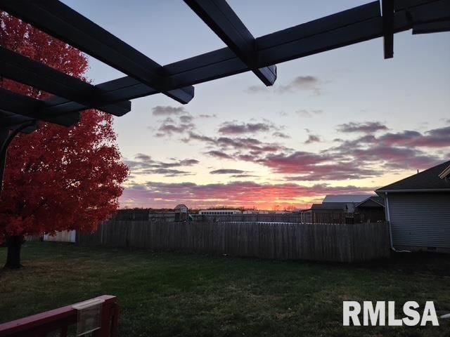 710 W DEAN Street, Virden, IL 62690