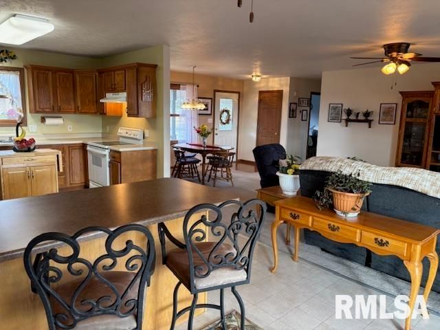 710 W DEAN Street, Virden, IL 62690