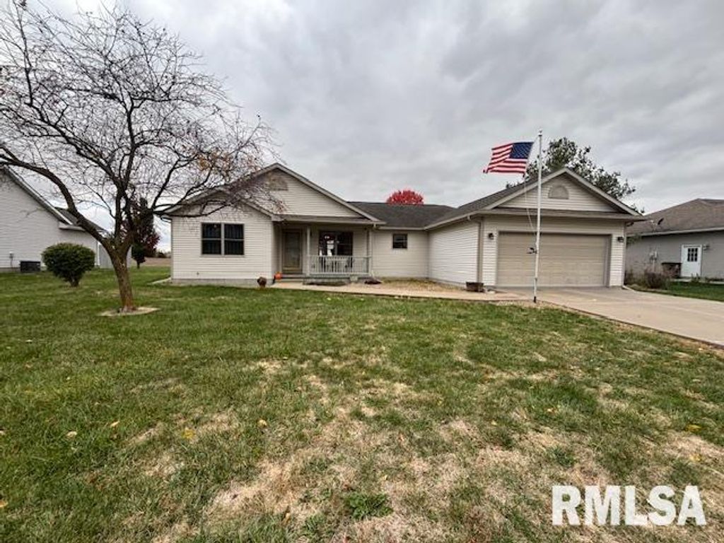 710 W DEAN Street, Virden, IL 62690