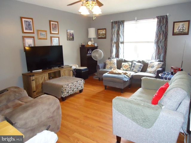 30 SQUIRE CIRCLE, Inwood, WV 25428