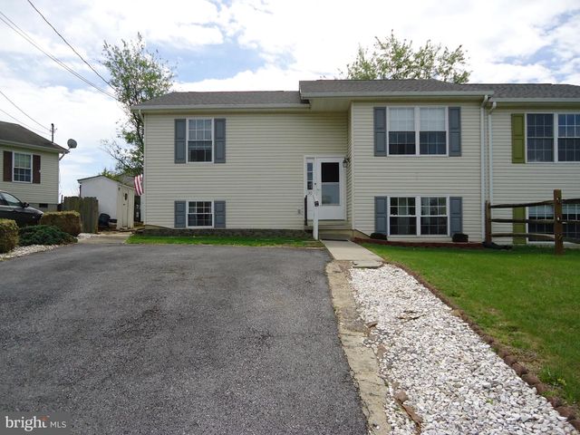 30 SQUIRE CIRCLE, Inwood, WV 25428