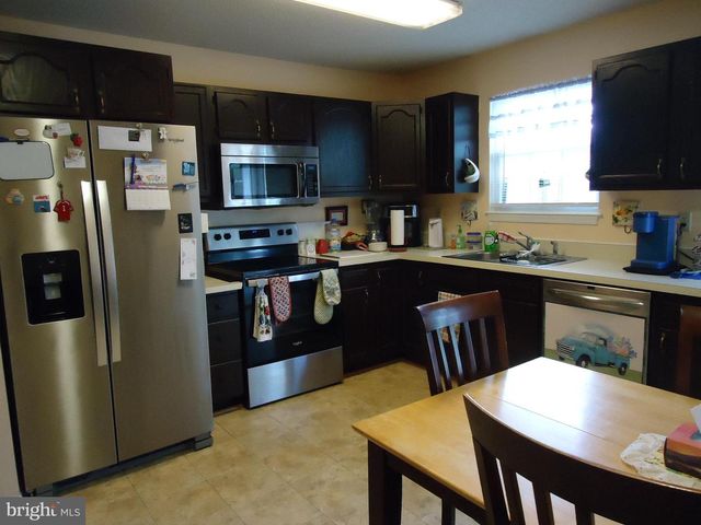30 SQUIRE CIRCLE, Inwood, WV 25428