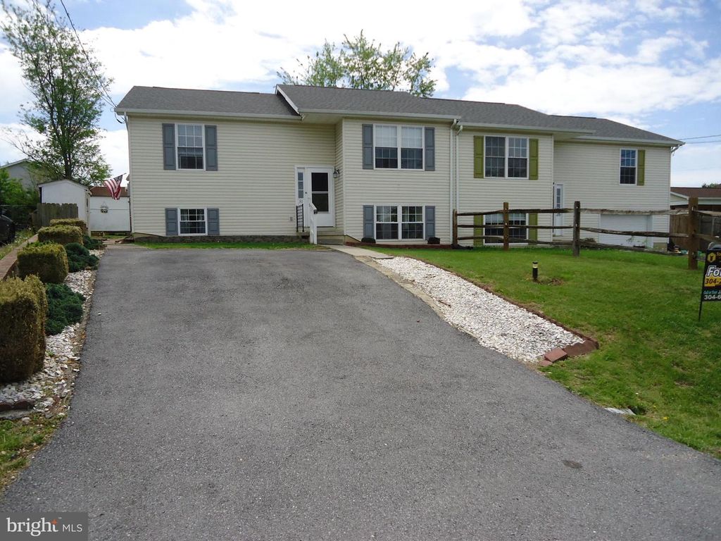 30 SQUIRE CIRCLE, Inwood, WV 25428