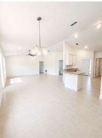 2822 SW Dinner St, Port St Lucie, FL 34953