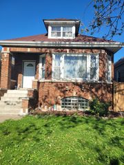 6005 S Tripp Avenue, Chicago, IL 60629