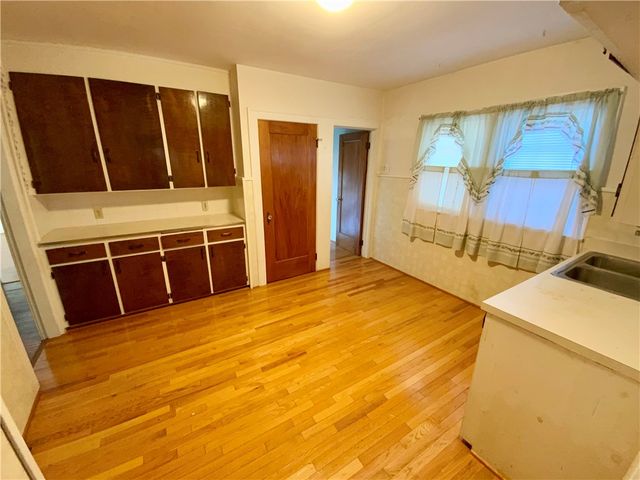 62 Simmons Street, Gates, NY 14606