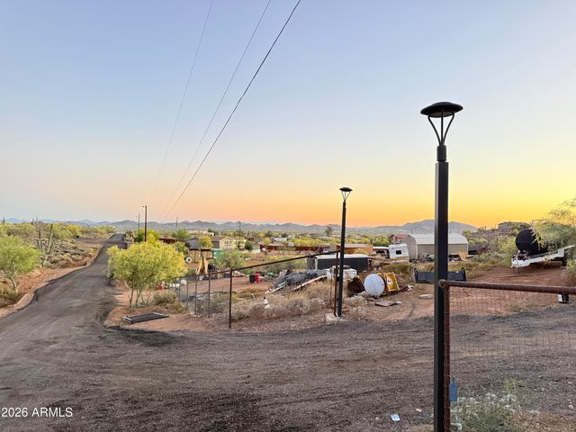 40710 N 12TH Street, Phoenix, AZ 85086