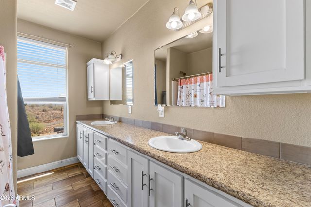 40710 N 12TH Street, Phoenix, AZ 85086