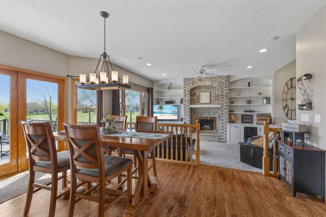 744 Theis Drive, Shakopee, MN 55379