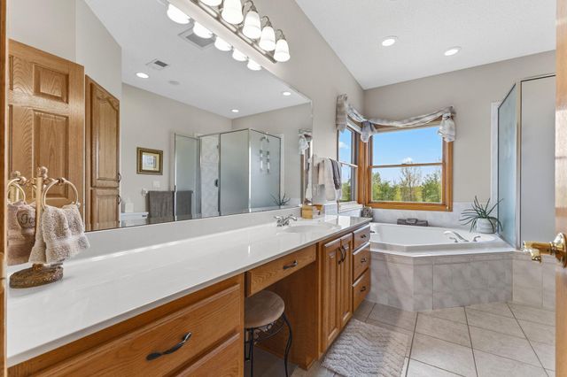 744 Theis Drive, Shakopee, MN 55379