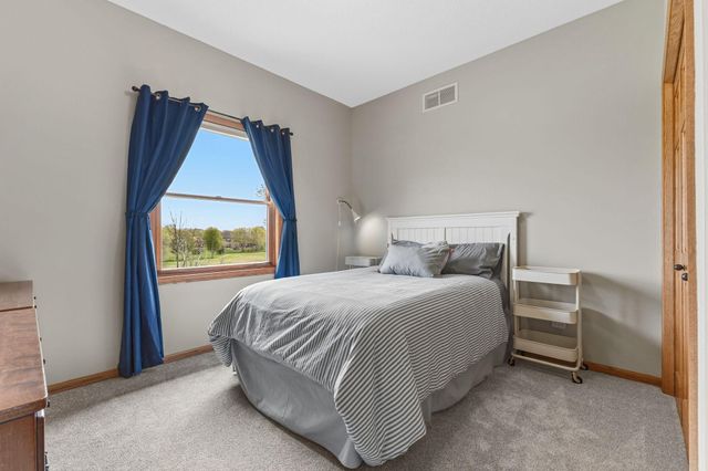 744 Theis Drive, Shakopee, MN 55379