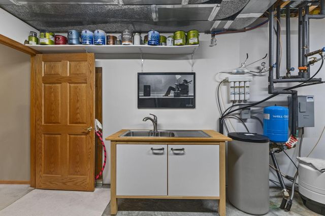 744 Theis Drive, Shakopee, MN 55379