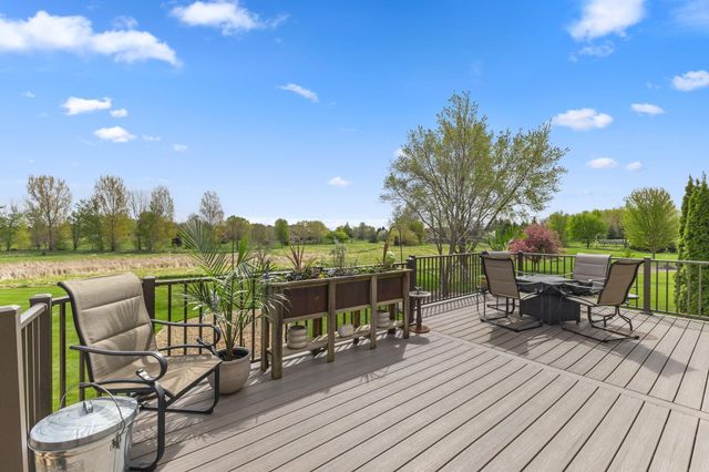 744 Theis Drive, Shakopee, MN 55379
