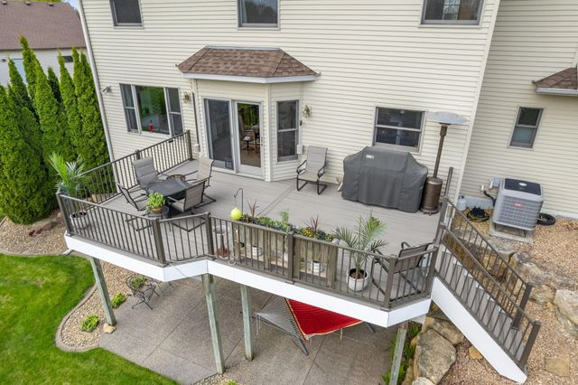 744 Theis Drive, Shakopee, MN 55379
