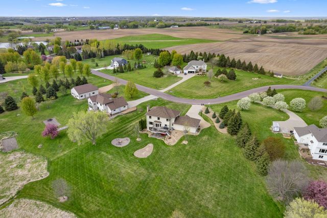 744 Theis Drive, Shakopee, MN 55379