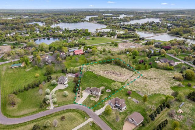 744 Theis Drive, Shakopee, MN 55379