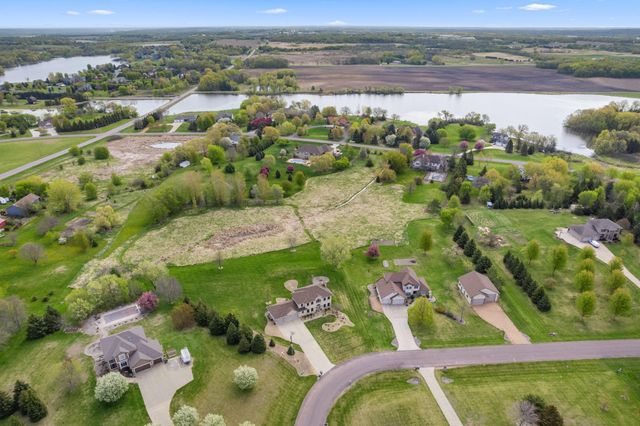 744 Theis Drive, Shakopee, MN 55379