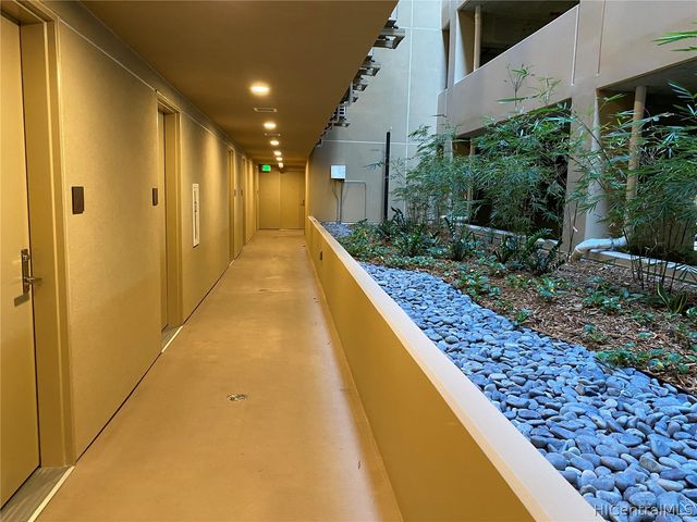 987 Queen Street 221, Honolulu, HI 96814