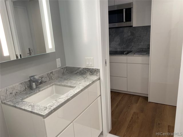 987 Queen Street 221, Honolulu, HI 96814