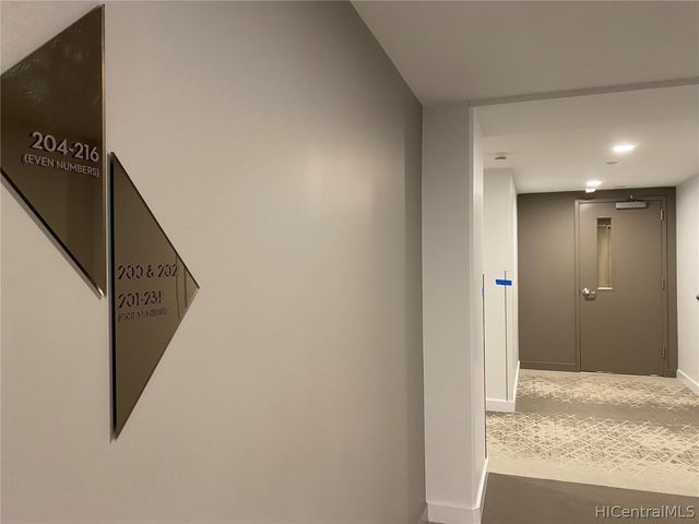 987 Queen Street 221, Honolulu, HI 96814