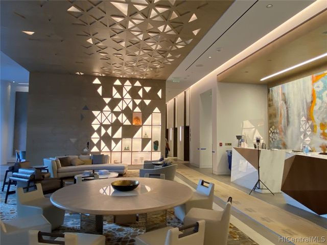 987 Queen Street 221, Honolulu, HI 96814