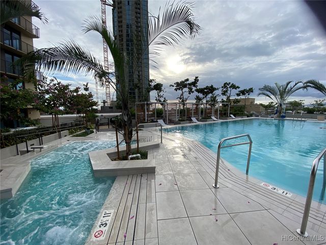 987 Queen Street 221, Honolulu, HI 96814