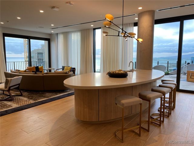 987 Queen Street 221, Honolulu, HI 96814