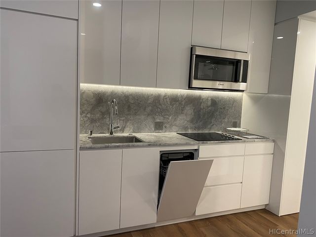 987 Queen Street 221, Honolulu, HI 96814