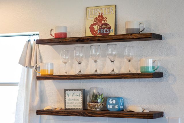 18506 E De Vaca, Galveston, TX 77554