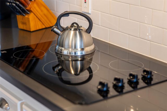 18506 E De Vaca, Galveston, TX 77554