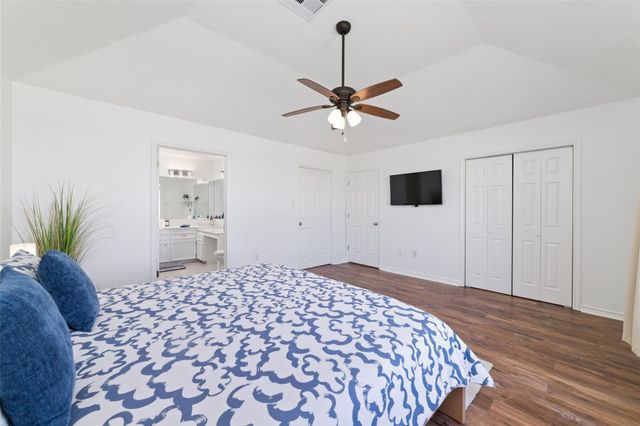 18506 E De Vaca, Galveston, TX 77554