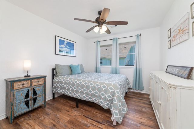 18506 E De Vaca, Galveston, TX 77554