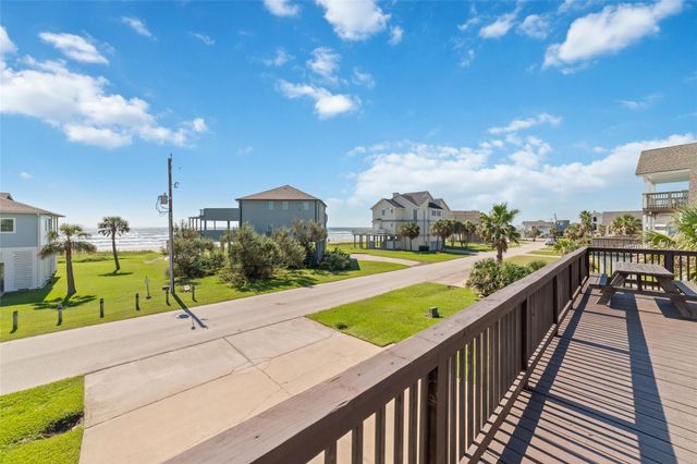 18506 E De Vaca, Galveston, TX 77554