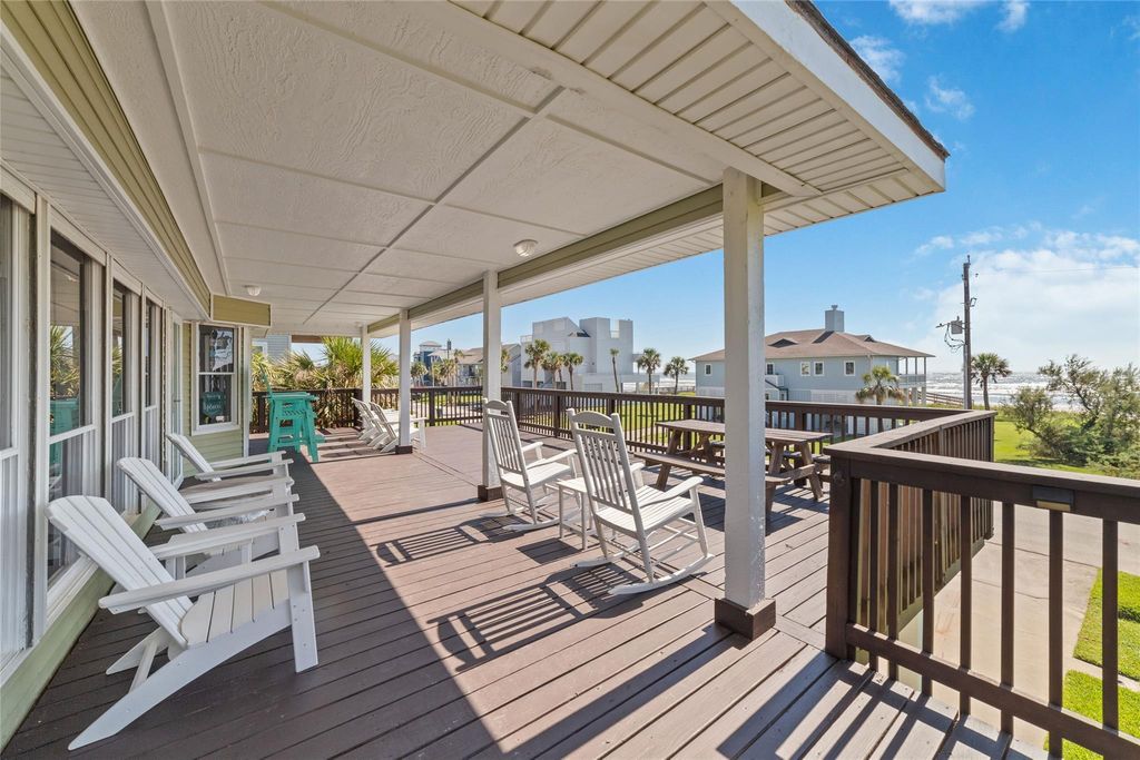 18506 E De Vaca, Galveston, TX 77554