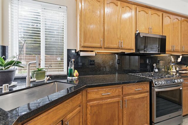 1502 Churcher Dr, Manteca, CA 95337