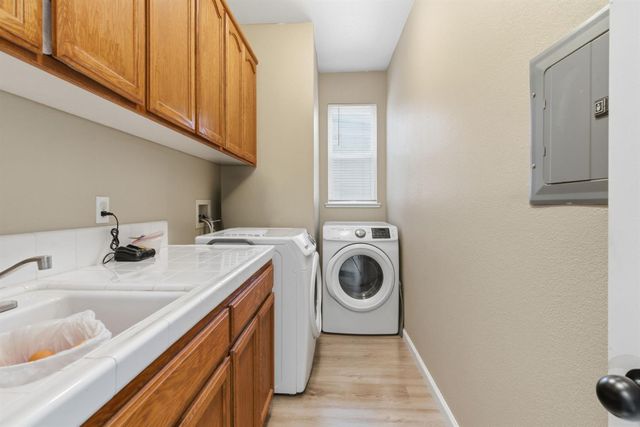 1502 Churcher Dr, Manteca, CA 95337