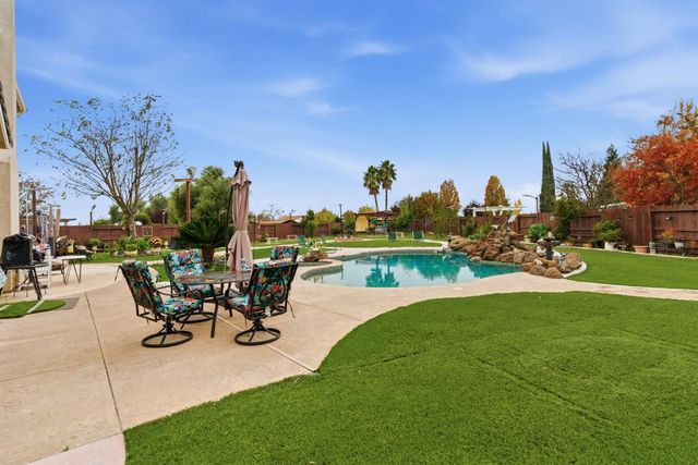 1502 Churcher Dr, Manteca, CA 95337